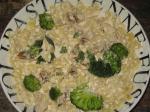 American Bow Tie Alfredo With Chicken and Broccoli Dinner