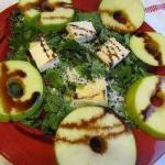 American Spinach Salad with Apples and Camembert Appetizer