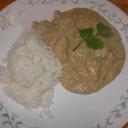 Indian Indian Chicken with Almonds and Pistachios Dinner