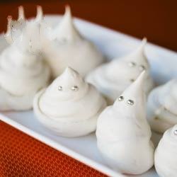 Canadian Meringues Ghost Dessert