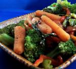 American Ginger Carrots and Broccoli With Sesame Seeds Dinner