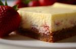 American Wiltons Strawberry Cheesecake Squares Dessert