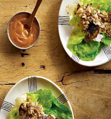 Chinese Stir-fried Chicken Lettuce Wraps With Peanut Sauce Appetizer