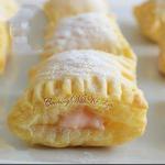 Pastry Filled with Airy Strawberries Room recipe