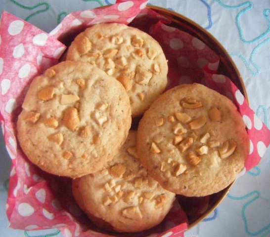 Indonesian Cashew Nut Cookies Dessert