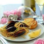 American Mussels with Pasta Appetizer