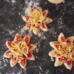 British Minipizzas in the Form of a Flower Dinner