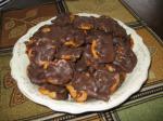 Canadian Caramel Chocolate Peanut Butter Pretzel Bites like Take Dessert