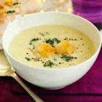 American Creamy Cauliflower Soup with Roquefort Appetizer