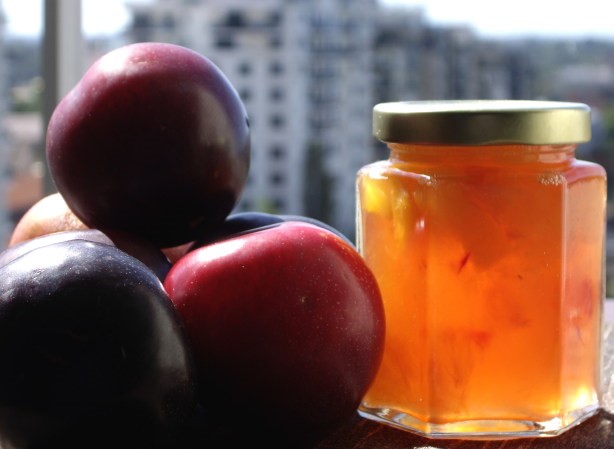 American Microwave Ginger Plum Jam Appetizer