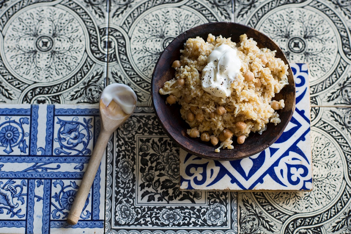 Lebanese Burghul Pilaf with Chickpeas Appetizer