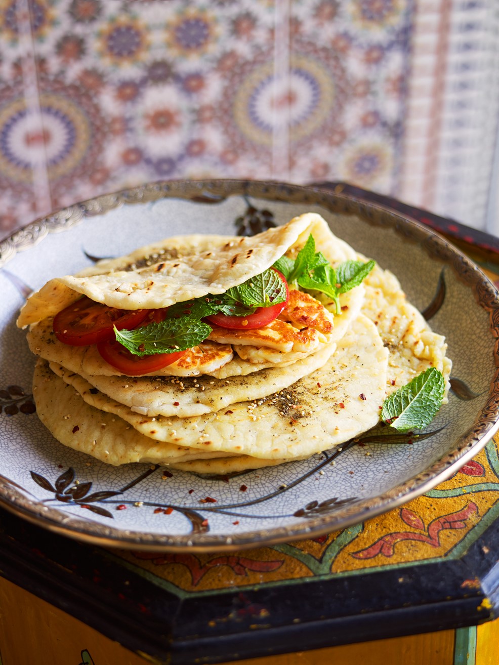 Lebanese Lebanese Zaatar Pizza manoushe Bi Zaatar Appetizer