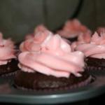 American Cupcakes of Brownies with Raspberry Mousse Dessert