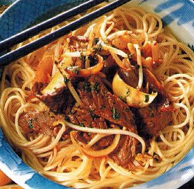 British Stir-fried Chilli Beef With Spaghetti Dinner