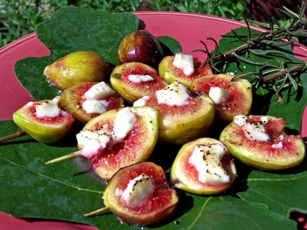 American Broiled Figs With Goat Cheese Dessert