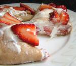 French French Strawberry Crepes Dessert