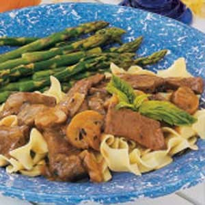 American Simmered Sirloin with Noodles Dinner