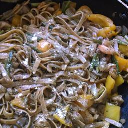 British Fettuccine with Asparagus and Shrimp Drink