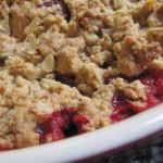 American Crumble to the Strawberries and Rhubarb Dessert