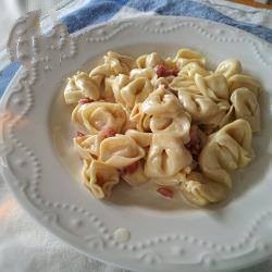 American Schinkensahnesotortellini in Size tortellini Panna E Prosciutto Other