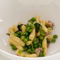 Bulgarian Pasta with Pork Sausages and Crushed Peas Dinner
