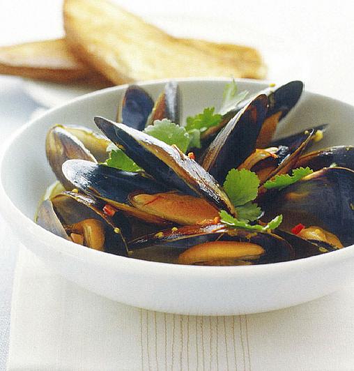 Turkish Steamed Mussels with Spicy Saffron Sauce Dinner