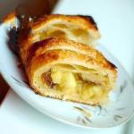 American Apple Strudel from Puff Pastry Dough Dessert