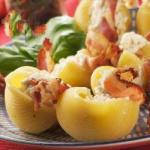 Italian Conchiglioni with White Cheese and Bacon Dinner