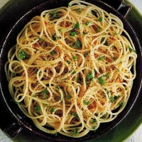 Italian Spaghetti Olio E Aglio Dinner