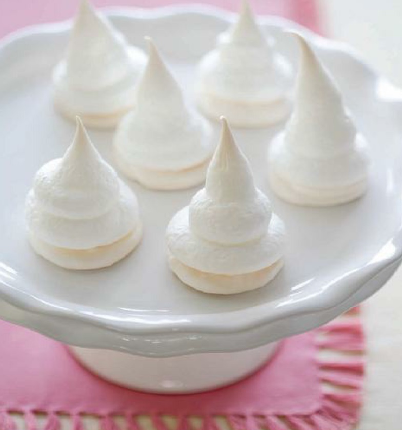 French Lemon-filled Meringues Dessert