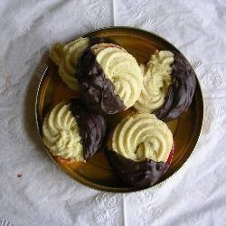 American Viennese Awnings with Butter Biscuits Dessert