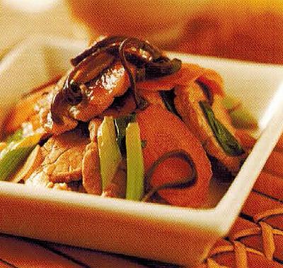Thai Thai Pork And Mushroom Stir- Fry With Pepper paht Heht Dinner