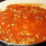 Australian Beef in Tomato Sauce with Mushrooms Appetizer