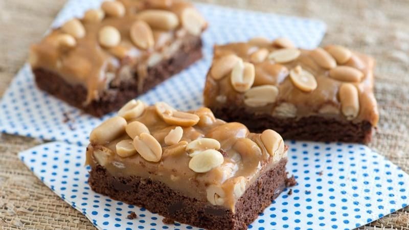 Canadian Chocolate and Caramel Peanut Cookie Bars Dessert