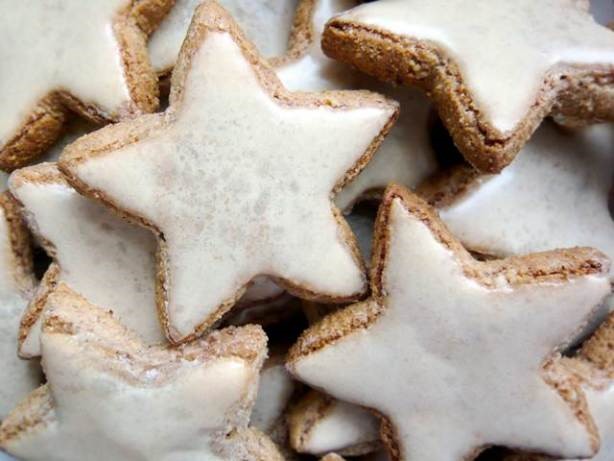 German Cinnamon Stars zimtsterne German Christmas Cookies Dessert