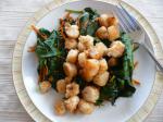 American Seared Scallops and Spinach Salad Appetizer