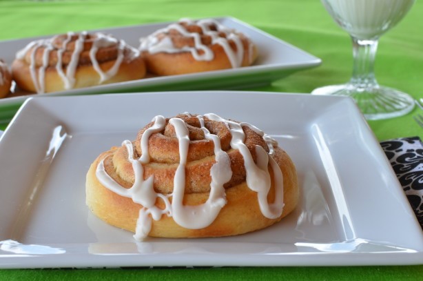 American Jo Mamas Soft and Fluffy Cinnamon Rolls Dessert