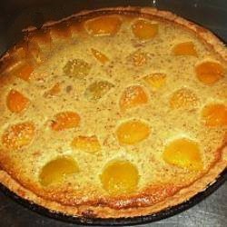 Canadian Peach and Almond Cake Dessert