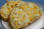 American Fast and Easy Garlic Cheese Bread Appetizer