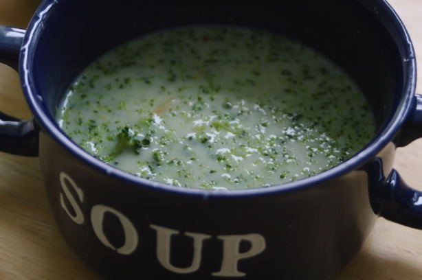 Australian Easy  Delicious Broccoli Cheese Soup Appetizer