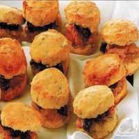 British SCONES WITH HAM LEEK AND PORT FIGS Appetizer