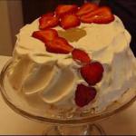Elegant and Dramatic Strawberry Cream Cake recipe
