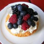 Australian Flash Cakes with Berries Dessert