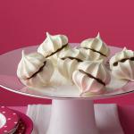 American Snowpuffed Meringues Dessert