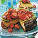 American Cheessecake with Strawberries and Kiwi Dessert