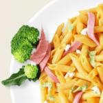 American Penne Rigate in Cream Brokulowym with Baked Ham and Ricotta Cheese Dinner