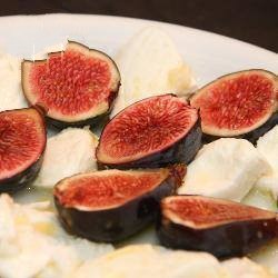 Canadian Salad of Fresh Figs to the Mozzarella Appetizer