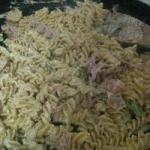 American Creamy Pasta with Ham Peppers and Mushrooms Dessert