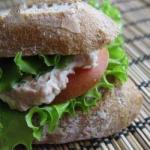 American Sandwich Tuna and the Tomato Appetizer