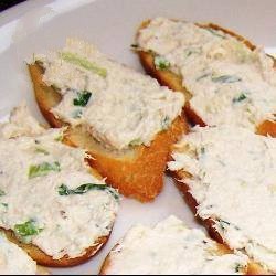 American Fresh Cheese Spread with Tuna Dinner